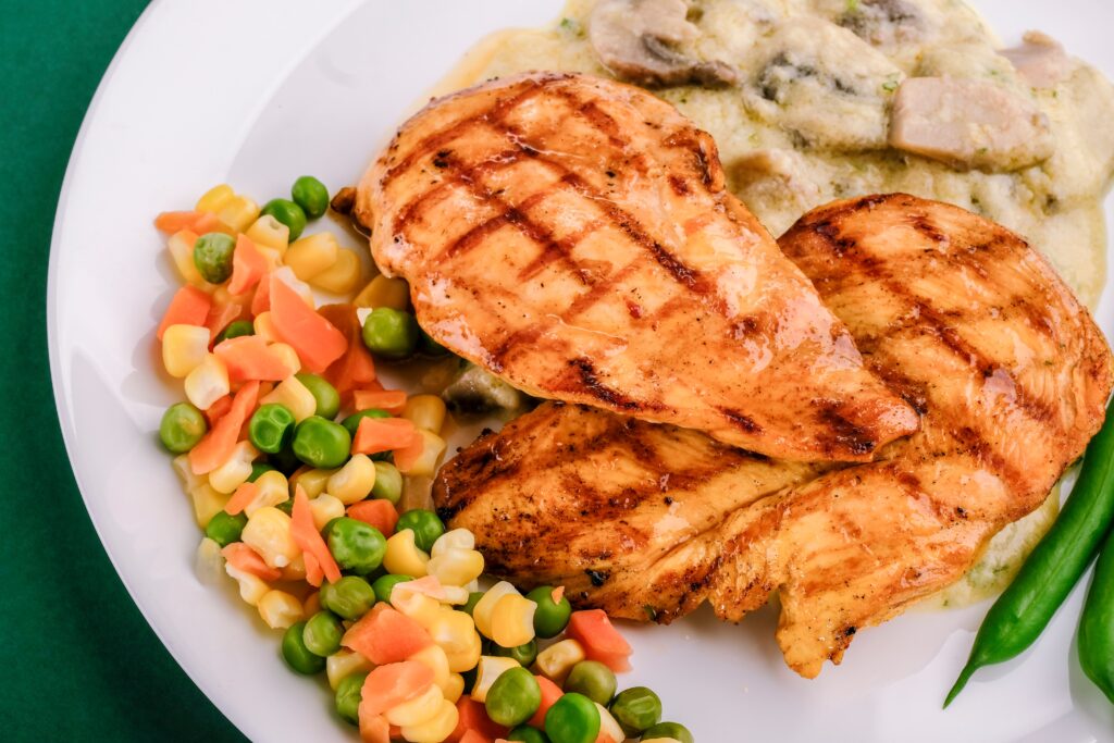 protéine compléments alimentaires : poulet, bœuf, œuf, poisson